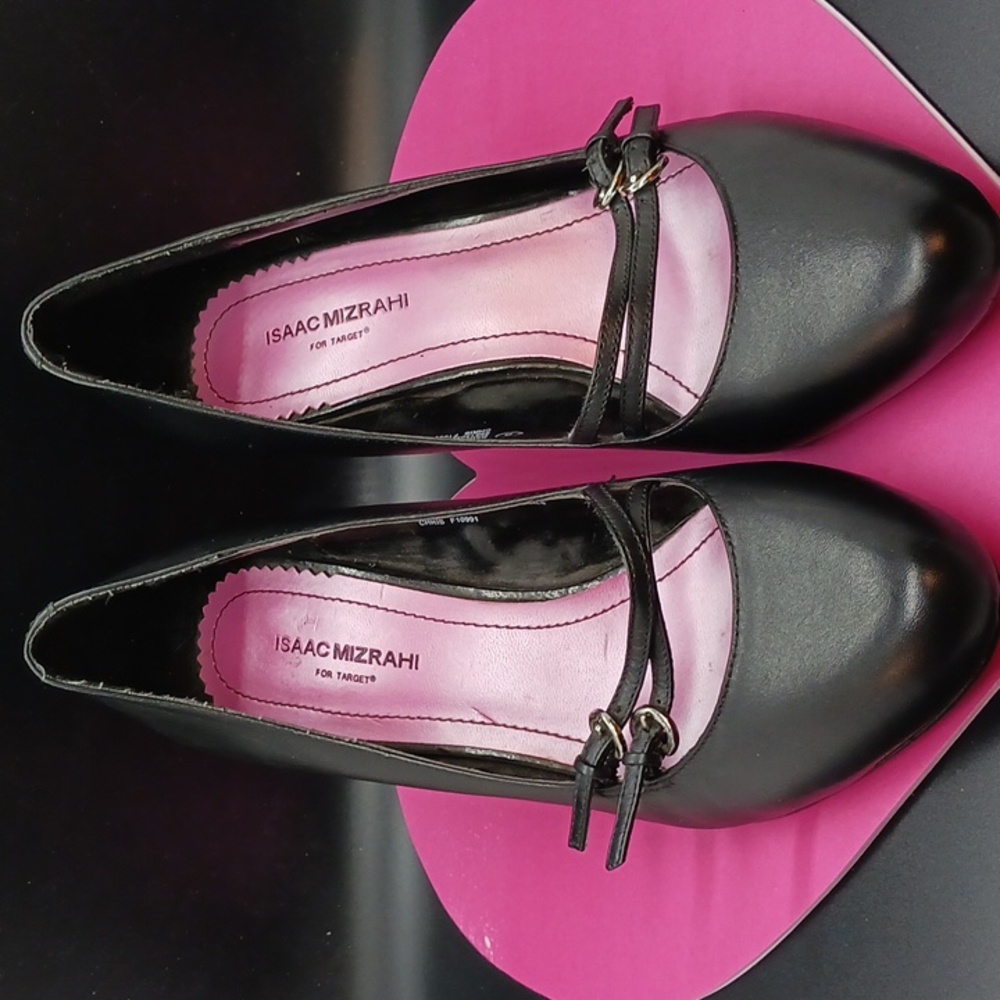 Isaac Mizrahi For Target Black Leather Pointed Toe Heels/Shoes    Size 8   Chris